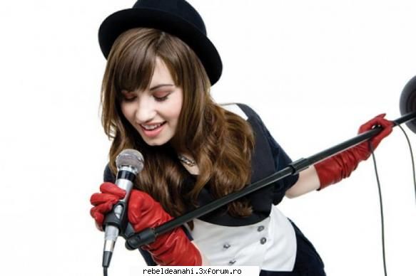vedete sau etc demi lovato