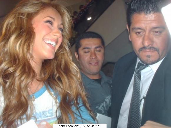 Anny nu se desparte niciodata de talismanele ei - e cea mai cool cantareatza - Anahi-Mia-Anny
