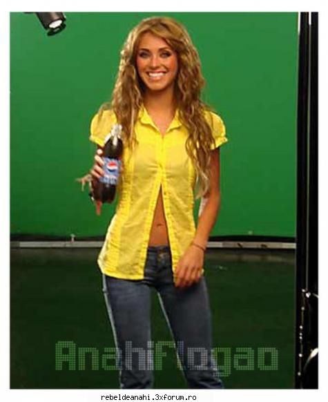 Dulce Maria vs Anahi - eu cred k amondoua snt mumoase in felu lor - Dulce Maria-Roberta