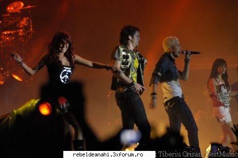 Poze de la Concerul RBD in Bucuresti - Dul_y_Ucker - Forum Nou