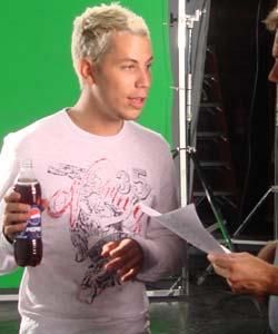 Reclama la PePsi!! - Dul_y_Ucker - Forum Nou