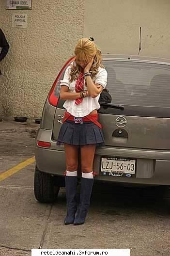 anahi(mia colucci capturi din rebelde) - sper ca nu va sop ca poon poze..dak e p`asa - Anahi-Mia-Anny