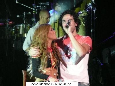 concerte,conferinte,emisiuni,premiile mtv - annie si poncho a 4-a - Forum Nou