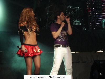 concerte,conferinte,emisiuni,premiile mtv - annie si ucker a 2-a - Forum Nou