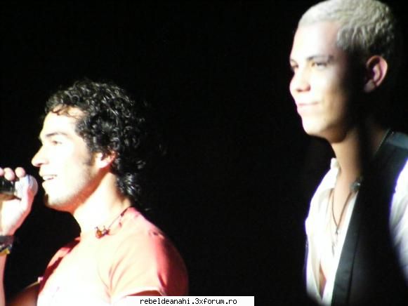 concerte,conferinte,emisiuni,premiile mtv - chris si poncho - Forum Nou