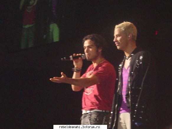 concerte,conferinte,emisiuni,premiile mtv - chris si poncho a 2-a - Forum Nou