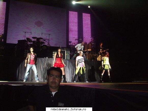 concerte,conferinte,emisiuni,premiile mtv - dul,chris,may si poncho - Forum Nou