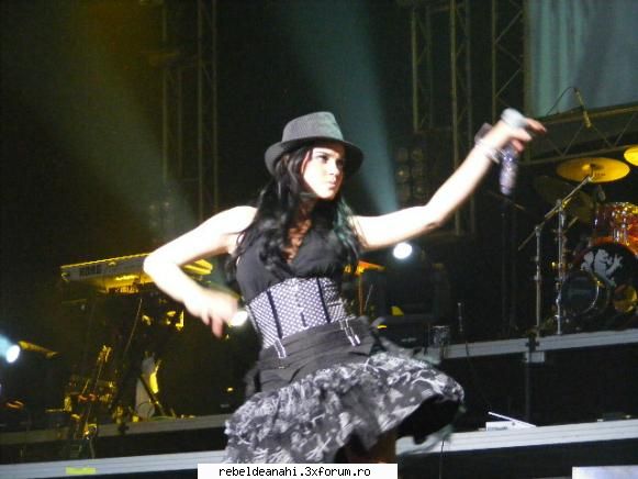 concerte,conferinte,emisiuni,premiile mtv - rebelde_g!rl - Forum Nou