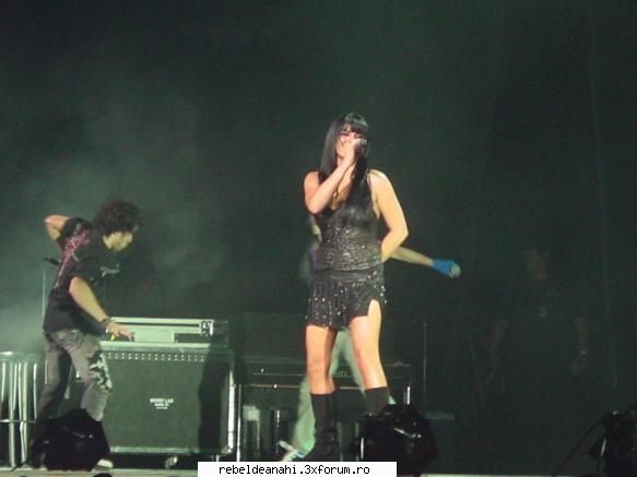 concerte,conferinte,emisiuni,premiile mtv - may si poncho a 2-a - Forum Nou