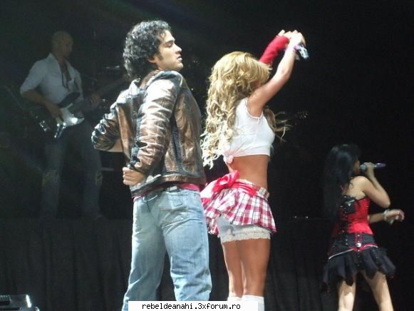 concerte,conferinte,emisiuni,premiile mtv - may annie si poncho - Forum Nou