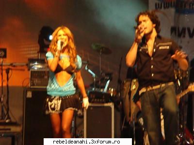 concerte,conferinte,emisiuni,premiile mtv - poncho si annie a 2-a - Forum Nou