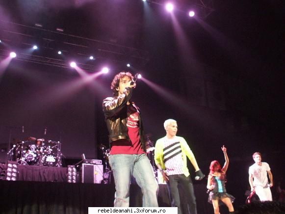 concerte,conferinte,emisiuni,premiile mtv - ucker,dul,chris si poncho - Forum Nou