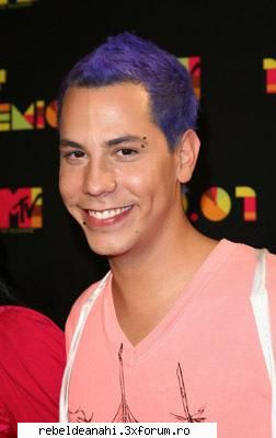 concerte,conferinte,emisiuni,premiile mtv - chris la premile mtv a 2-a - Forum Nou