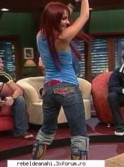 poze cu Dul knd danseaza - mie una imi place cum danseaza :D - Dulce Maria-Roberta